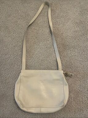 IL Bisonte Cream Leather Crossbody Bag